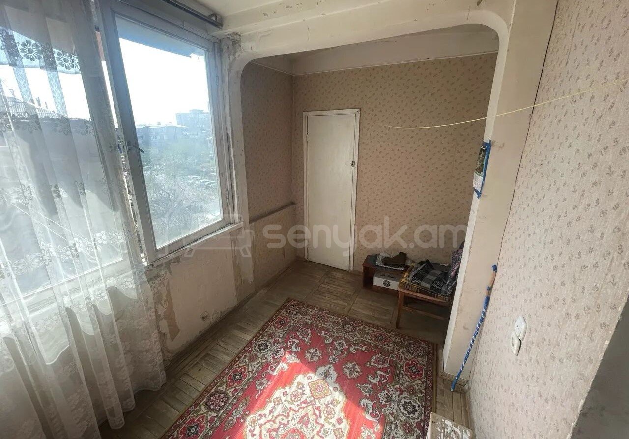 2 Սենյականոց Բնակարան Քարե Շենքում, 48քմ, 4/5 հարկ, Պետական Վիճակում