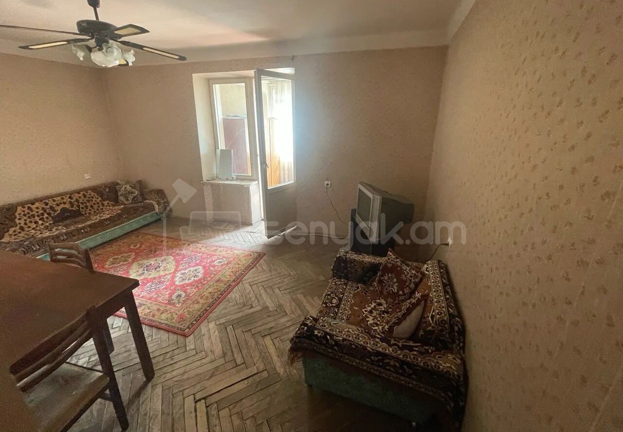 2 Սենյականոց Բնակարան Քարե Շենքում, 48քմ, 4/5 հարկ, Պետական Վիճակում