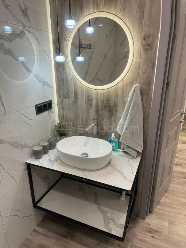 2 Սենյականոց Բնակարան Քարե Շենքում, 40քմ, 4/7 հարկ, Կապիտալ Վերանորոգված