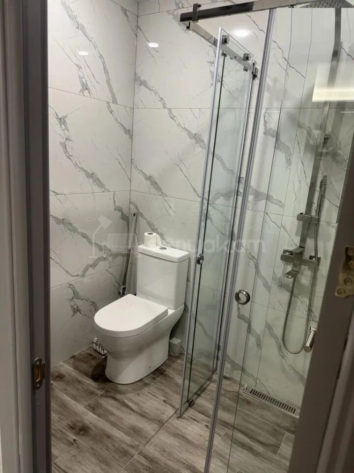 2 Սենյականոց Բնակարան Քարե Շենքում, 40քմ, 4/7 հարկ, Կապիտալ Վերանորոգված