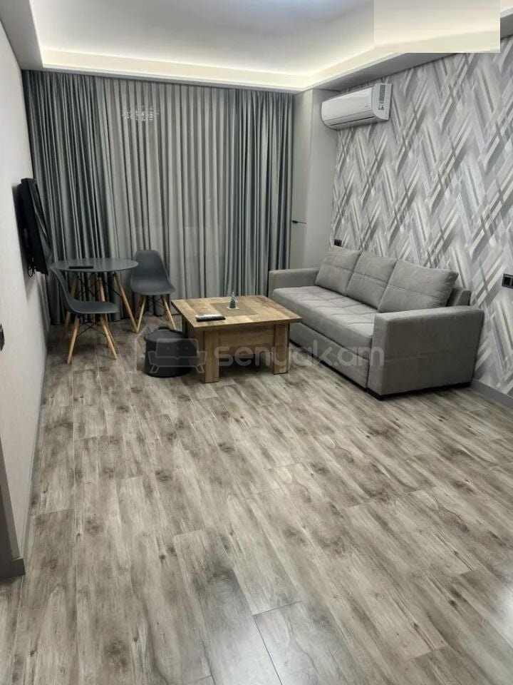 2 Սենյականոց Բնակարան Քարե Շենքում, 40քմ, 4/7 հարկ, Կապիտալ Վերանորոգված