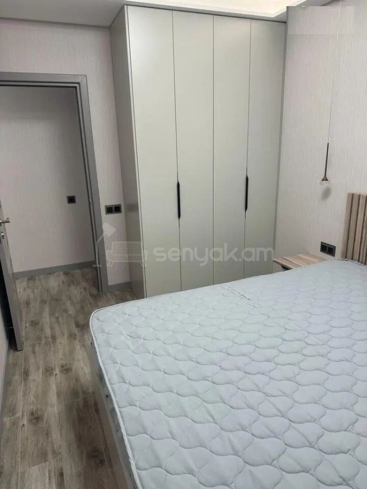 2 Սենյականոց Բնակարան Քարե Շենքում, 40քմ, 4/7 հարկ, Կապիտալ Վերանորոգված