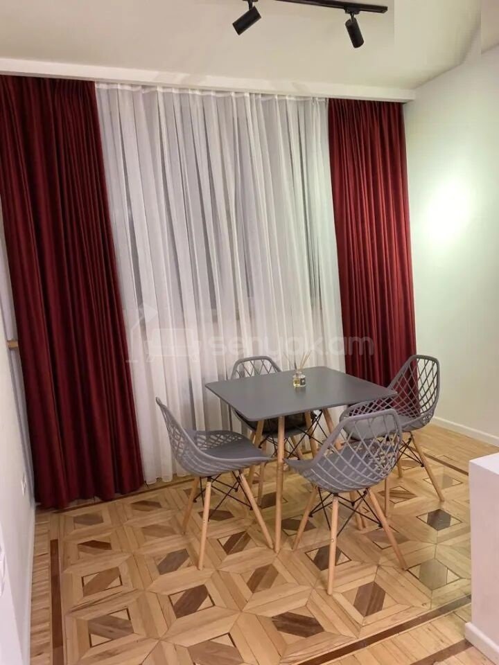 2 Սենյականոց Բնակարան Քարե Շենքում, 54քմ, 4/7 հարկ, Կապիտալ Վերանորոգված