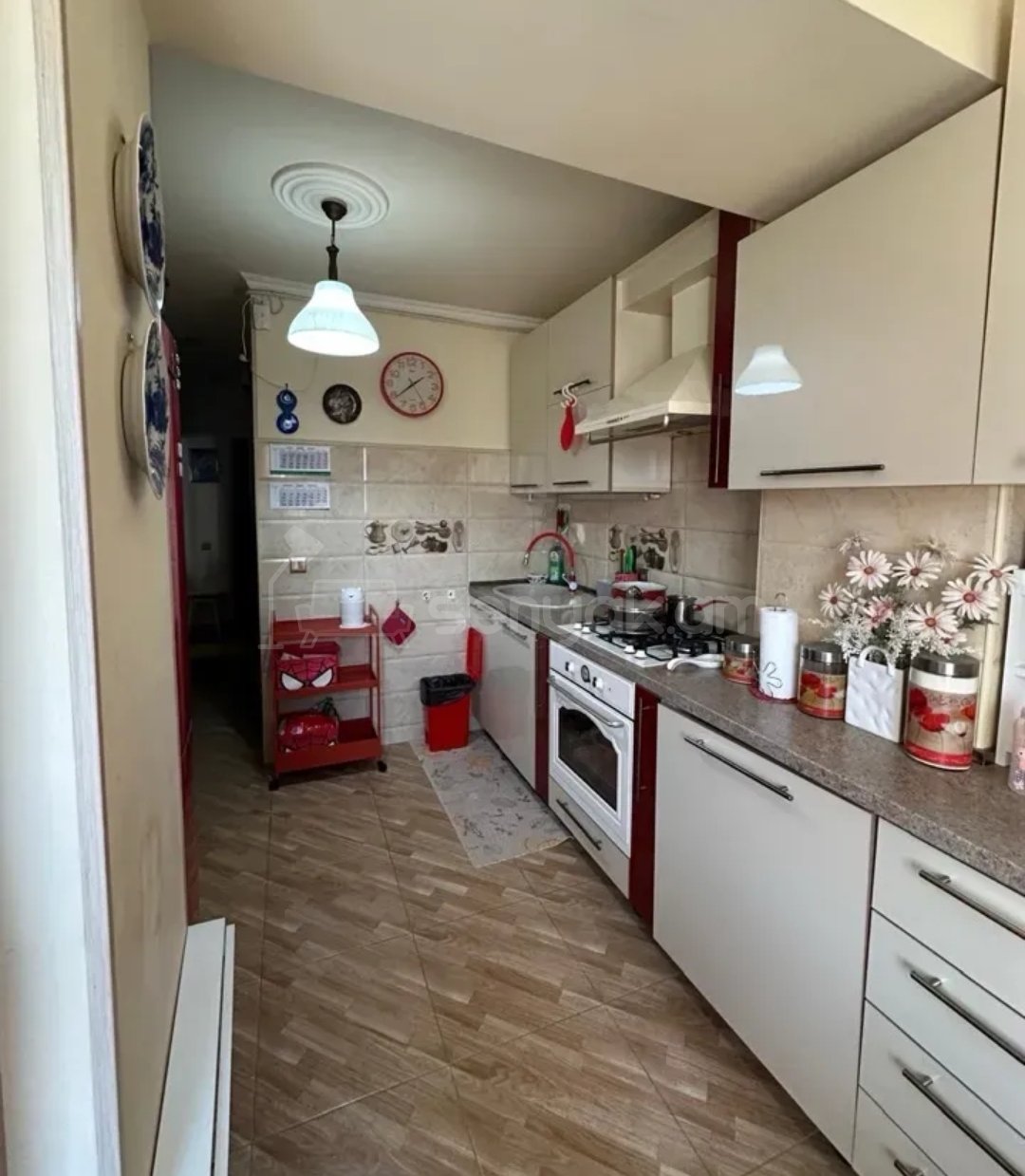 1 Սենյականոց Բնակարան Քարե Շենքում, 45քմ, 3/4 հարկ, Կապիտալ Վերանորոգված