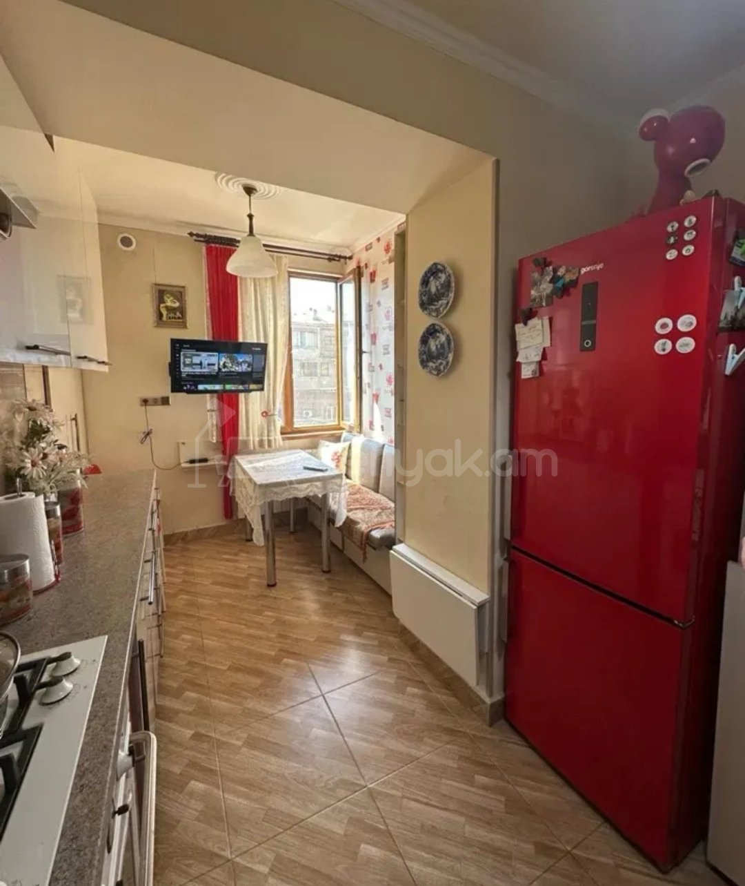 1 Սենյականոց Բնակարան Քարե Շենքում, 45քմ, 3/4 հարկ, Կապիտալ Վերանորոգված