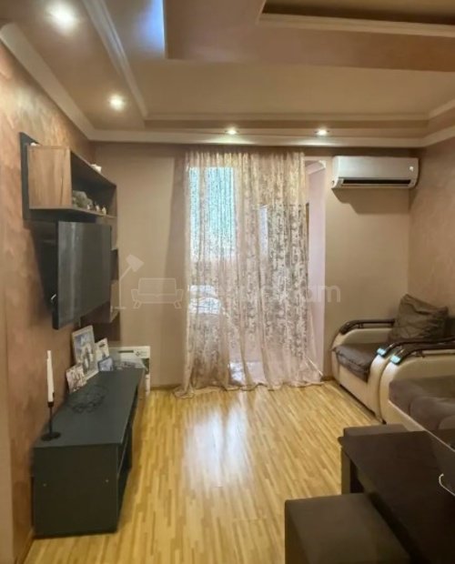 1 Սենյականոց Բնակարան Քարե Շենքում, 42քմ, 4/4 հարկ, Կոսմետիկ Վերանորոգված