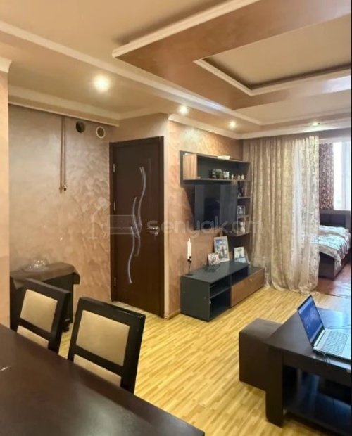 1 Սենյականոց Բնակարան Քարե Շենքում, 42քմ, 4/4 հարկ, Կոսմետիկ Վերանորոգված