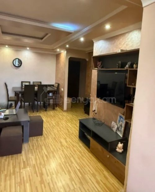 1 Սենյականոց Բնակարան Քարե Շենքում, 42քմ, 4/4 հարկ, Կոսմետիկ Վերանորոգված