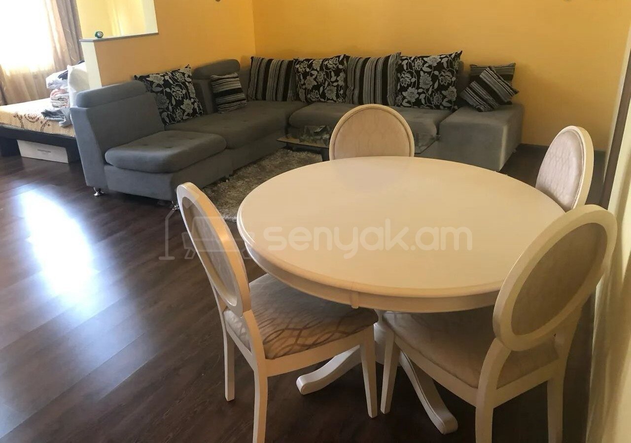 1 Սենյականոց Բնակարան Քարե Շենքում, 50քմ, 5/5 հարկ, Դիզայներական Վերանորոգված, Կահավորված