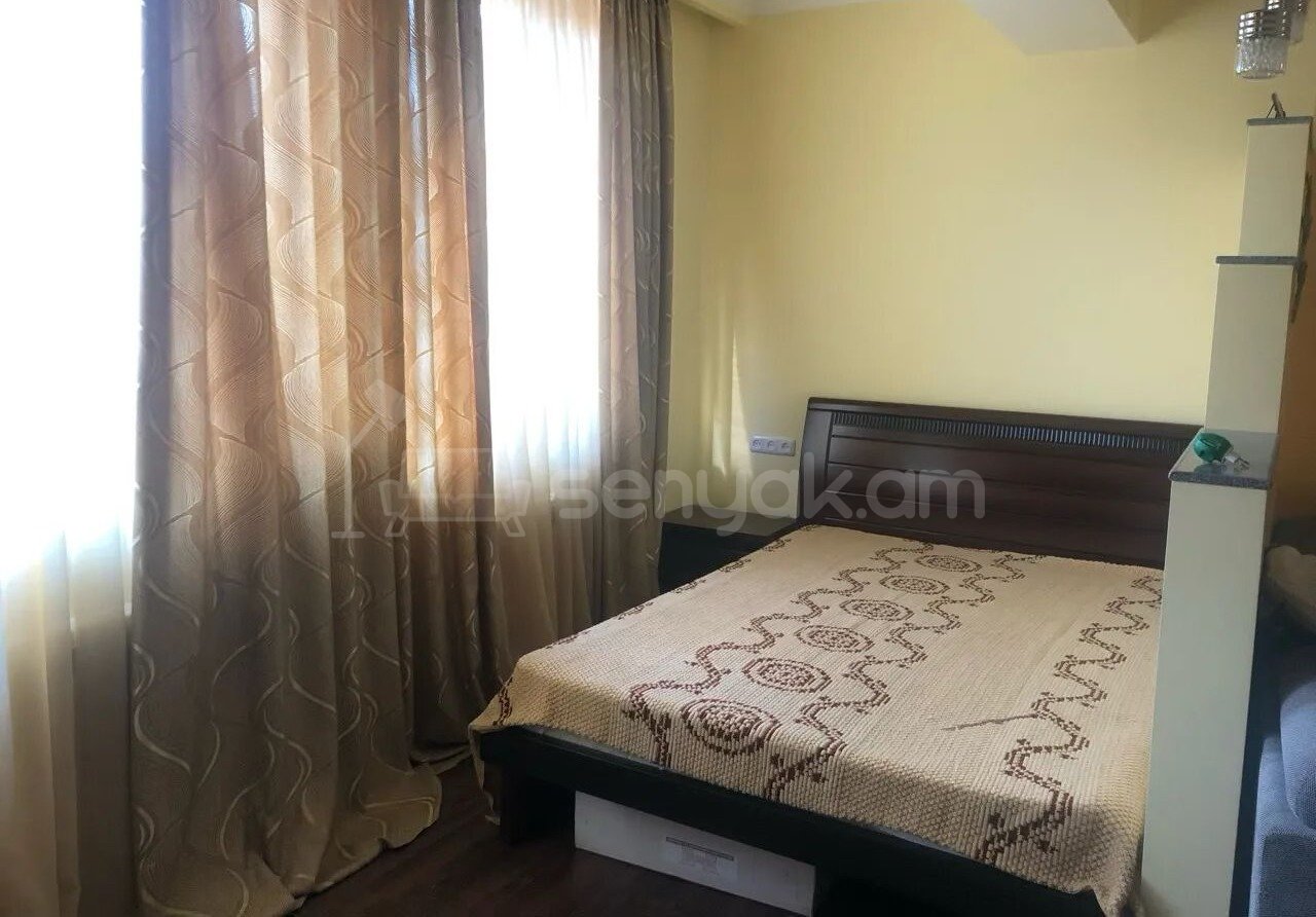 1 Սենյականոց Բնակարան Քարե Շենքում, 50քմ, 5/5 հարկ, Դիզայներական Վերանորոգված, Կահավորված