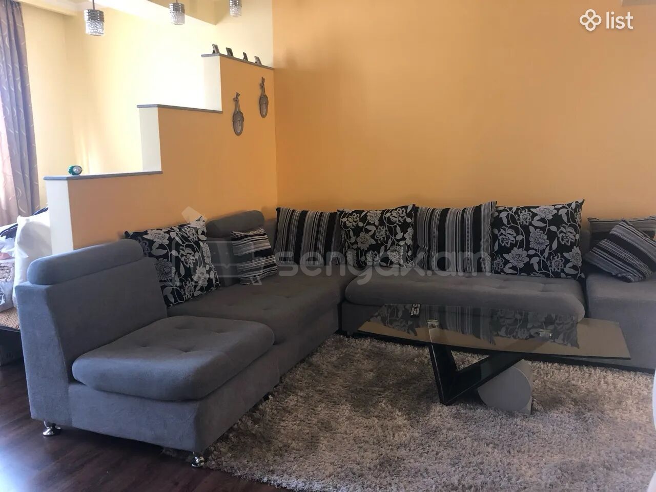 1 Սենյականոց Բնակարան Քարե Շենքում, 50քմ, 5/5 հարկ, Դիզայներական Վերանորոգված, Կահավորված