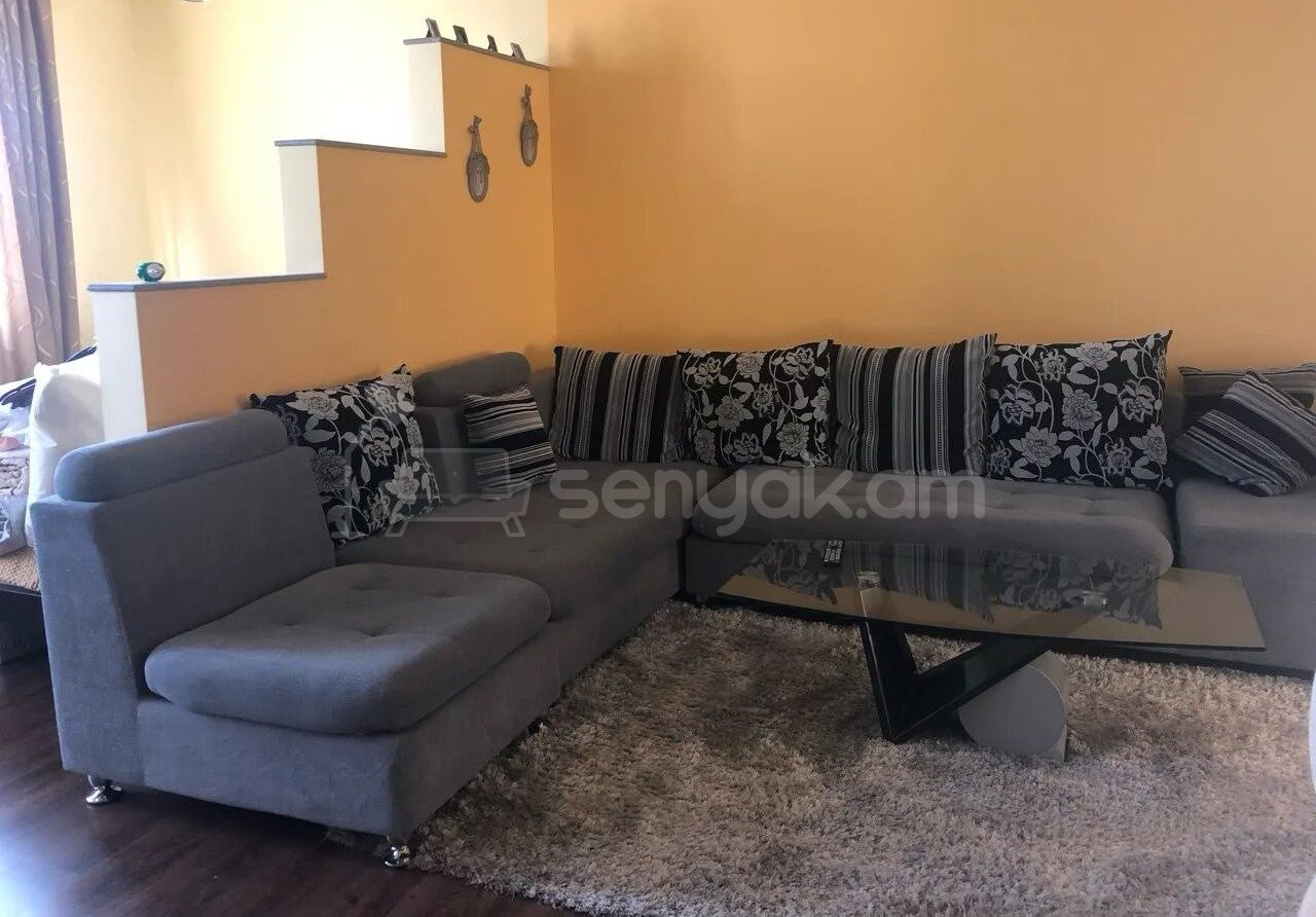 1 Սենյականոց Բնակարան Քարե Շենքում, 50քմ, 5/5 հարկ, Դիզայներական Վերանորոգված, Կահավորված