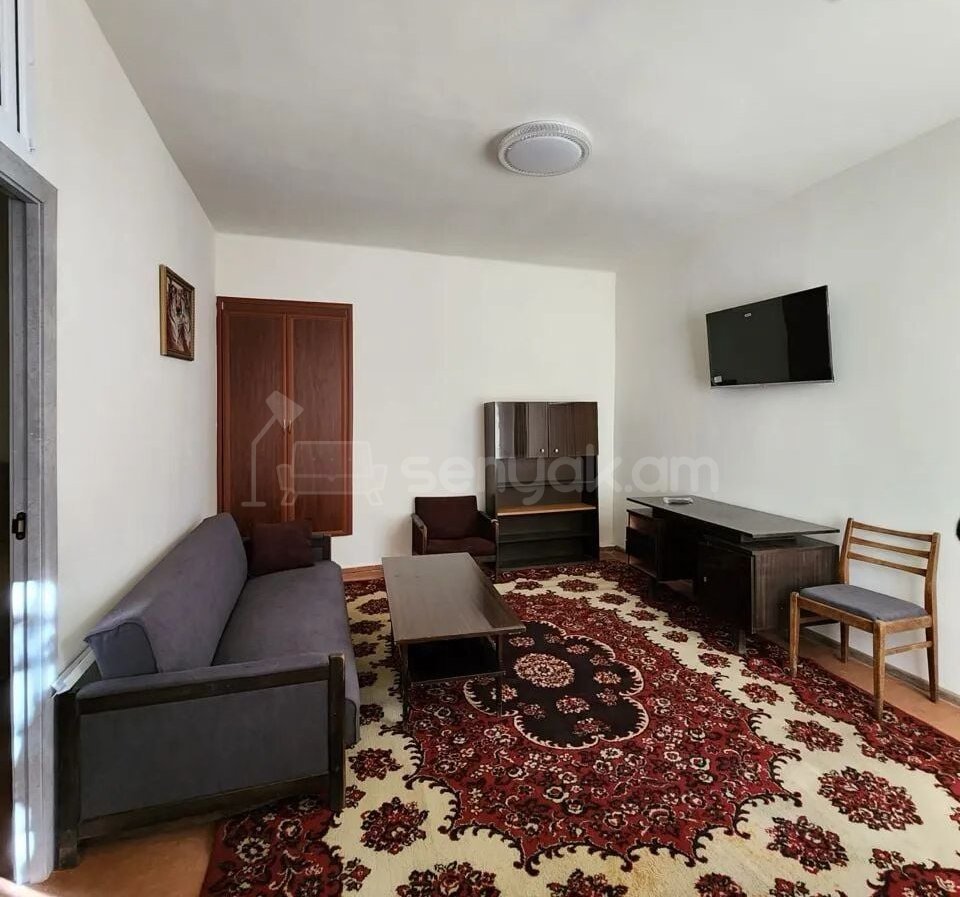 3 Սենյականոց Բնակարան Քարե Շենքում, 70քմ, 1/3 հարկ, Կապիտալ Վերանորոգված, Կահավորված