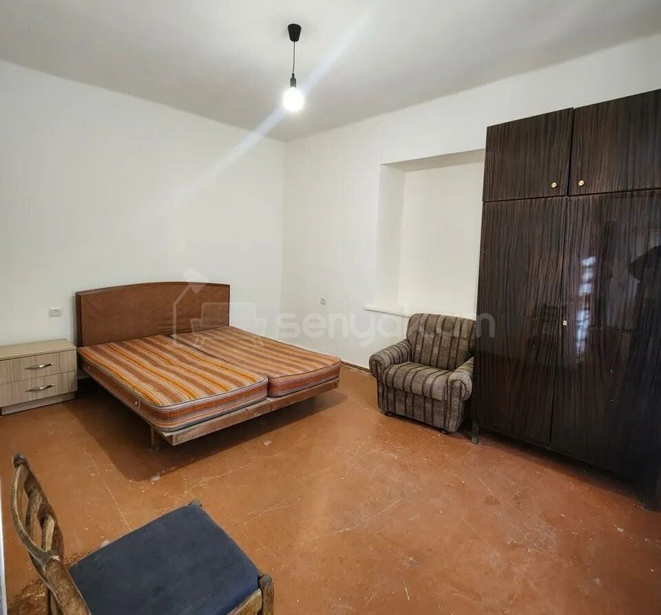 3 Սենյականոց Բնակարան Քարե Շենքում, 70քմ, 1/3 հարկ, Կապիտալ Վերանորոգված, Կահավորված