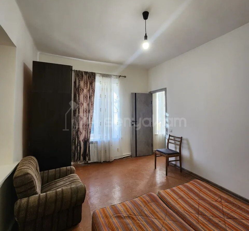 3 Սենյականոց Բնակարան Քարե Շենքում, 70քմ, 1/3 հարկ, Կապիտալ Վերանորոգված, Կահավորված