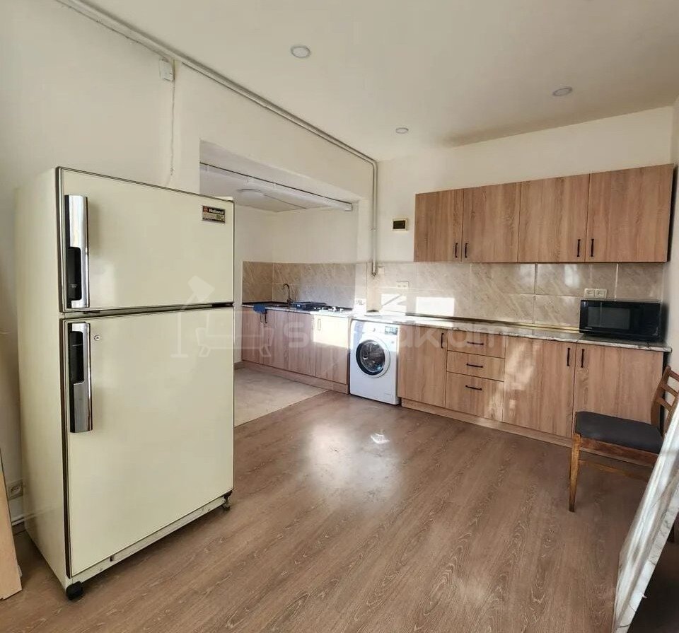 3 Սենյականոց Բնակարան Քարե Շենքում, 70քմ, 1/3 հարկ, Կապիտալ Վերանորոգված, Կահավորված