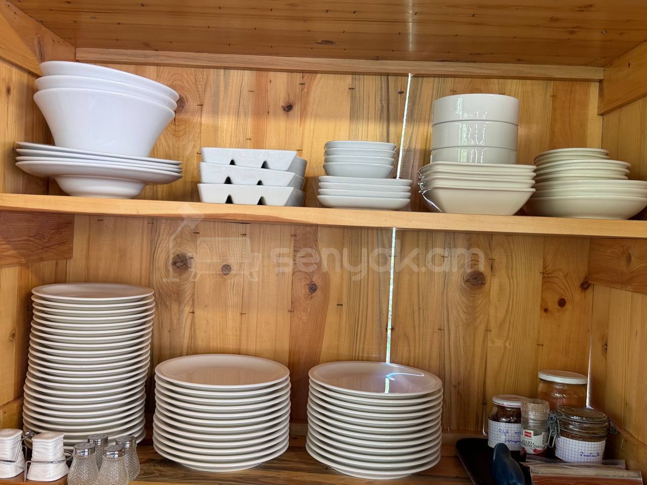 1 Սենյականոց Ամառանոց, 150քմ, Լողավազանով