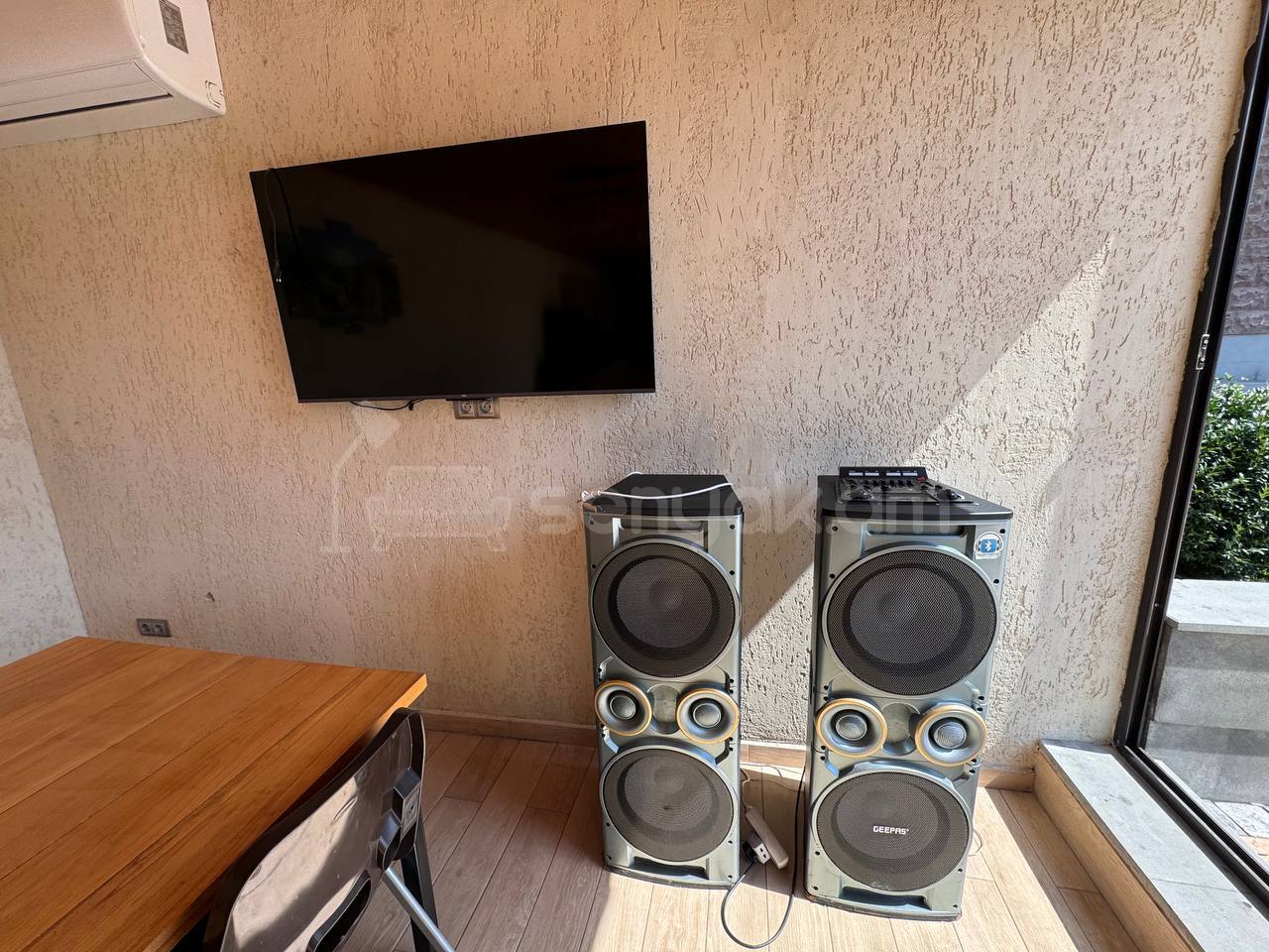 1 Սենյականոց Ամառանոց, 150քմ, Լողավազանով