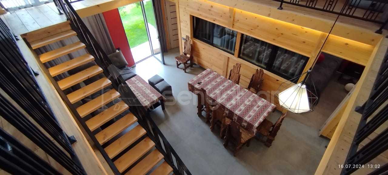 5 Սենյականոց Ամառանոց, 200քմ, Լողավազանով