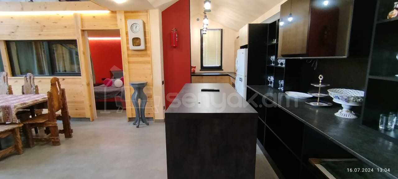 5 Սենյականոց Ամառանոց, 200քմ, Լողավազանով