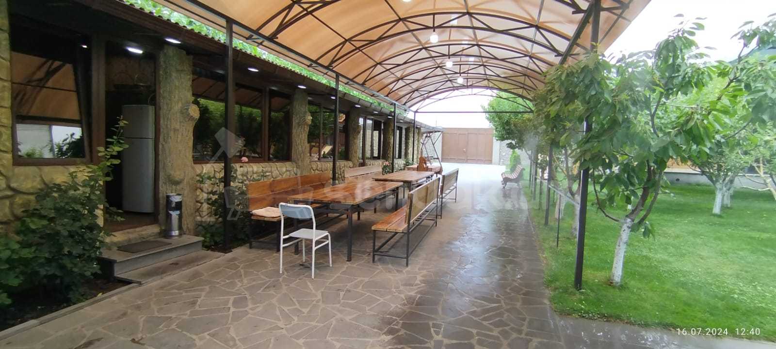 5 Սենյականոց Ամառանոց, 200քմ, Լողավազանով