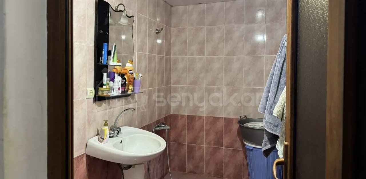 3 Սենյականոց Բնակարան, 78քմ, 5/9 հարկ, Նորմալ Վիճակում, Կահավորված, Արևկող