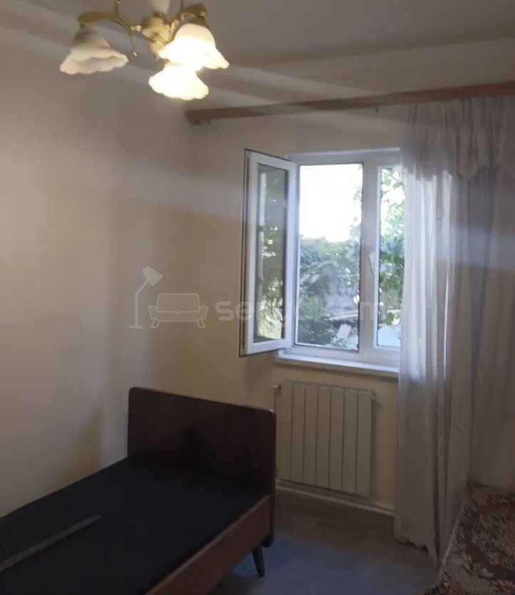 3 Սենյականոց Բնակարան Քարե Շենքում, 58քմ, 1/1 հարկ, Նորմալ Վիճակում, Կահավորված