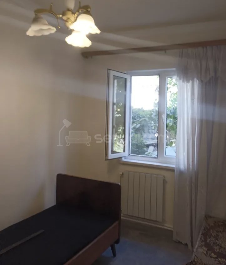 3 Սենյականոց Բնակարան Քարե Շենքում, 58քմ, 1/1 հարկ, Նորմալ Վիճակում, Կահավորված