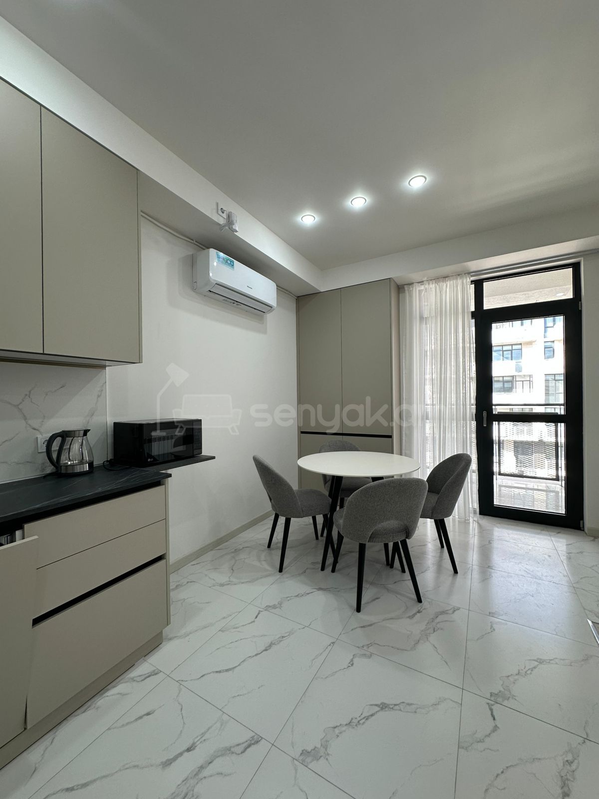 2 Սենյականոց Բնակարան Նորակառույցում, 65քմ, 16/16 հարկ, Դիզայներական Վերանորոգված, Կահավորված, Արևկող