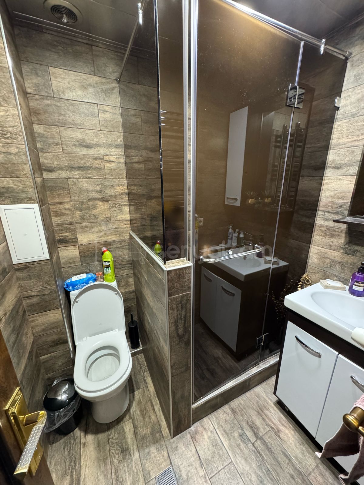 3 Սենյականոց Բնակարան Քարե Շենքում, 74քմ, 4/5 հարկ, Կապիտալ Վերանորոգված