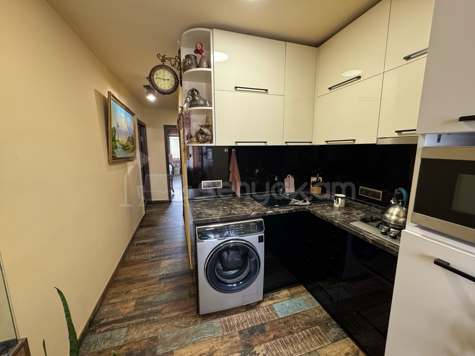 3 Սենյականոց Բնակարան Քարե Շենքում, 74քմ, 4/5 հարկ, Կապիտալ Վերանորոգված