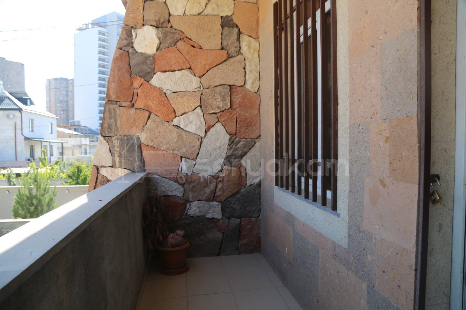 4 Սենյականոց Սեփական Տուն, 170քմ, Կապիտալ Վերանորոգված