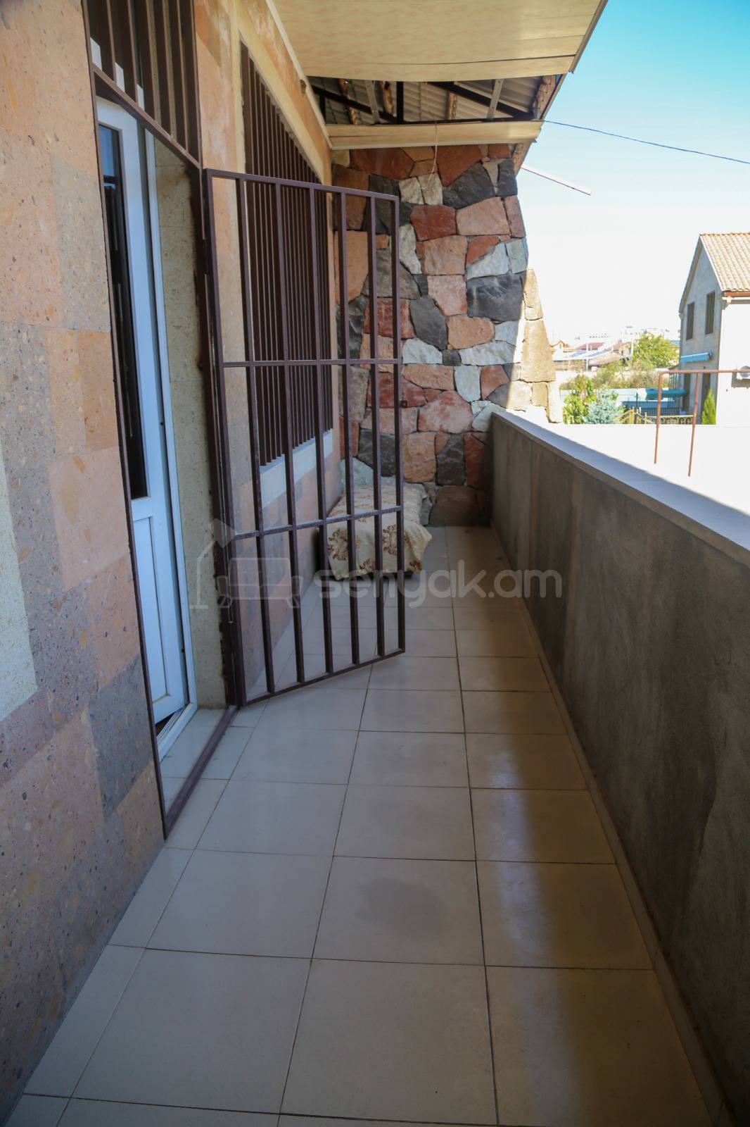 4 Սենյականոց Սեփական Տուն, 170քմ, Կապիտալ Վերանորոգված