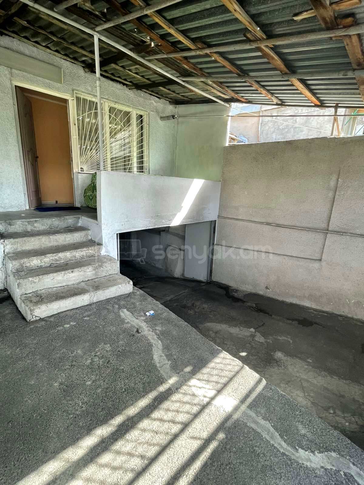 4 Սենյականոց Սեփական Տուն, 90քմ, Կոսմետիկ Վերանորոգված, Ավտոտնակով