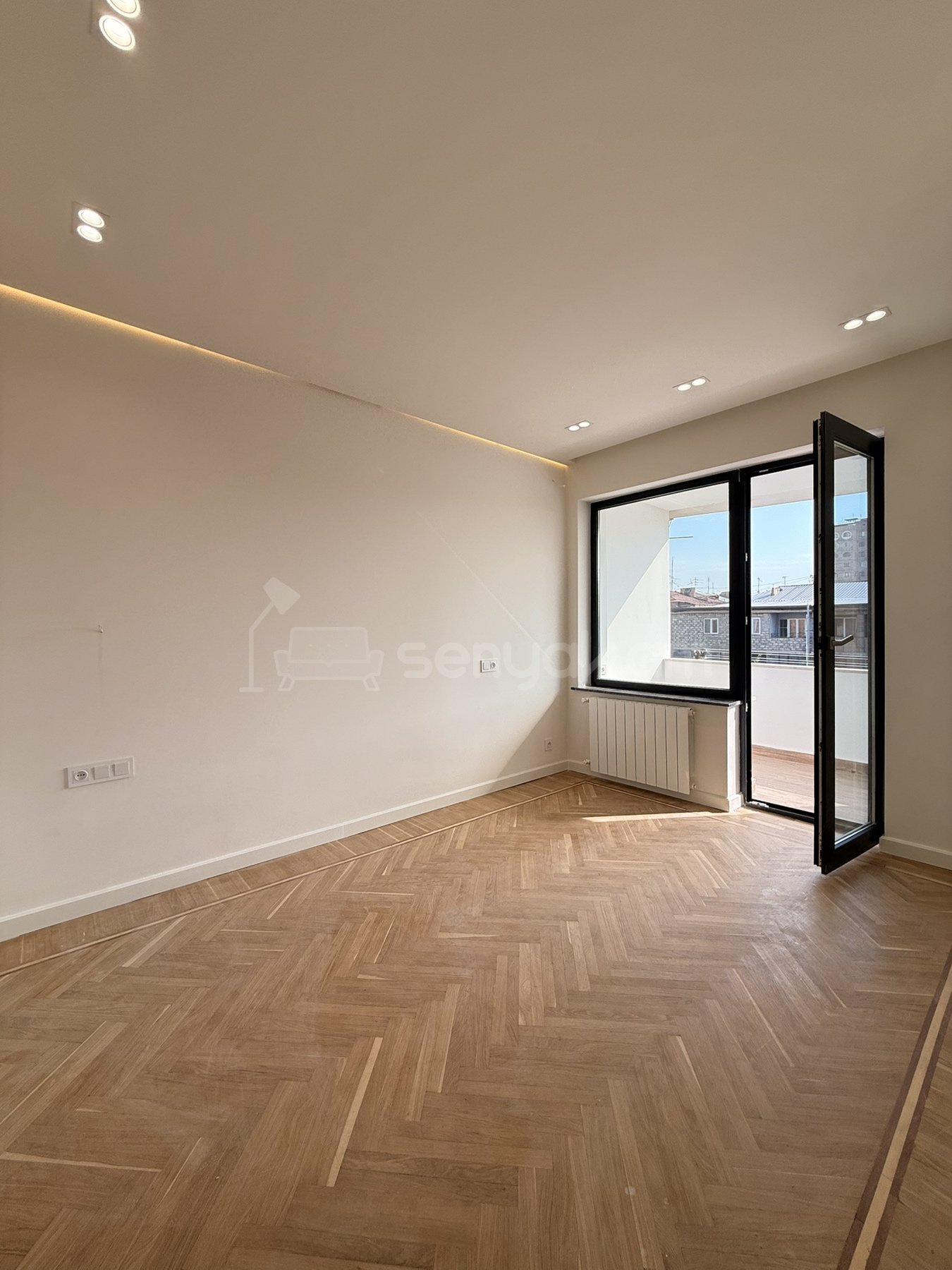 3 Սենյականոց Բնակարան Քարե Շենքում, 82քմ, 5/5 հարկ, Կապիտալ Վերանորոգված