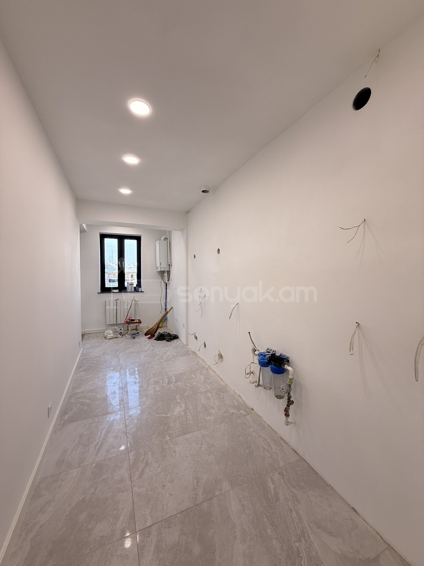 3 Սենյականոց Բնակարան Քարե Շենքում, 82քմ, 5/5 հարկ, Կապիտալ Վերանորոգված