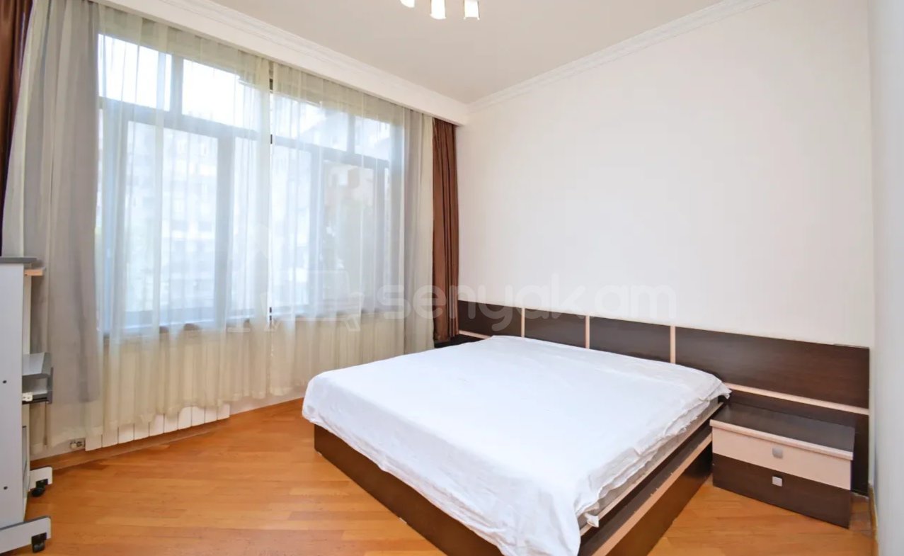 3 Սենյականոց Բնակարան Քարե Շենքում, 80քմ, 4/5 հարկ, Դիզայներական Վերանորոգված, Կահավորված