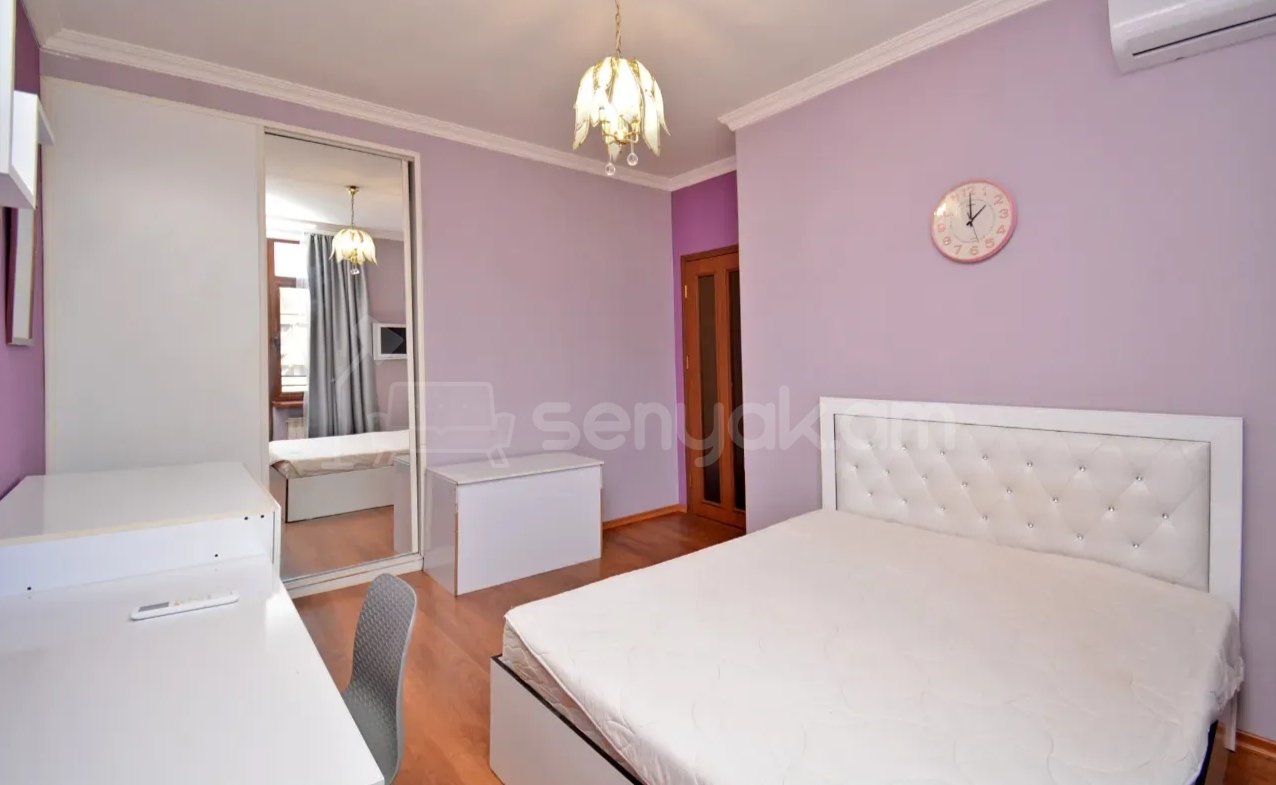 3 Սենյականոց Բնակարան Քարե Շենքում, 80քմ, 4/5 հարկ, Դիզայներական Վերանորոգված, Կահավորված