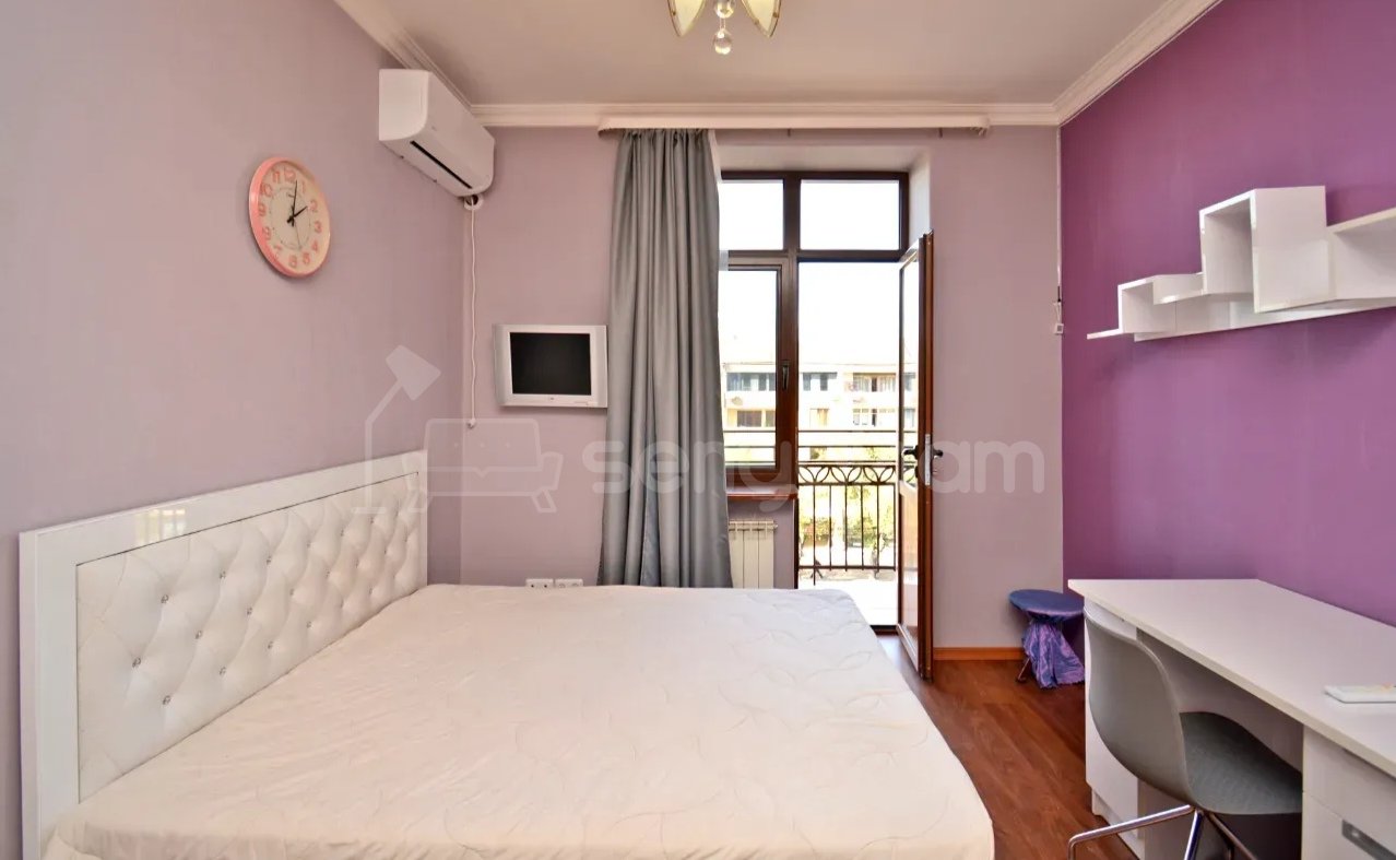 3 Սենյականոց Բնակարան Քարե Շենքում, 80քմ, 4/5 հարկ, Դիզայներական Վերանորոգված, Կահավորված