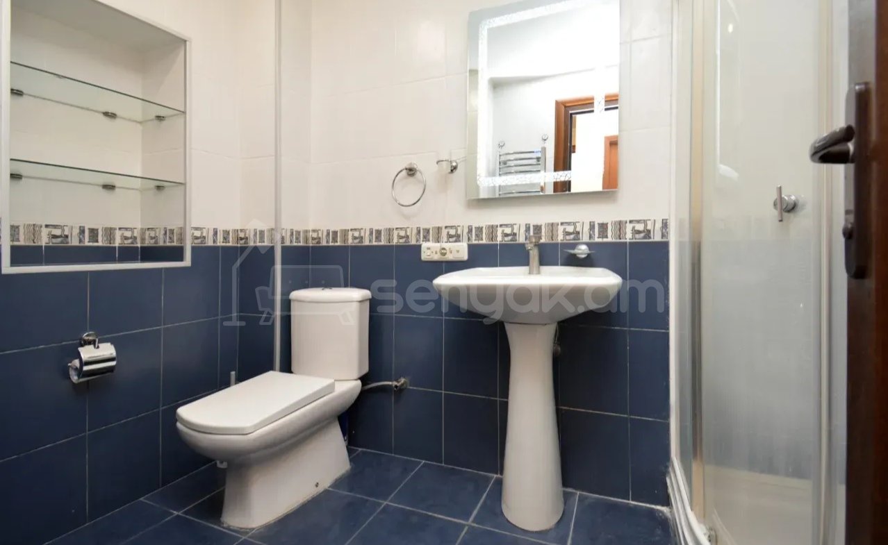 3 Սենյականոց Բնակարան Քարե Շենքում, 80քմ, 4/5 հարկ, Դիզայներական Վերանորոգված, Կահավորված