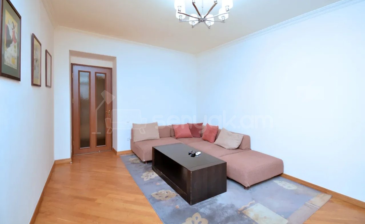 3 Սենյականոց Բնակարան Քարե Շենքում, 80քմ, 4/5 հարկ, Դիզայներական Վերանորոգված, Կահավորված