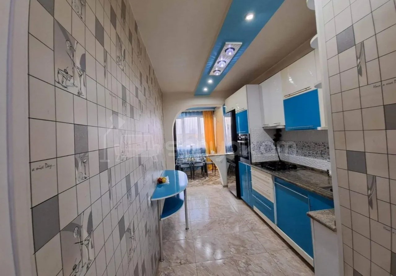 4 Սենյականոց Բնակարան, 90քմ, 3/9 հարկ, Դիզայներական Վերանորոգված, Կահավորված