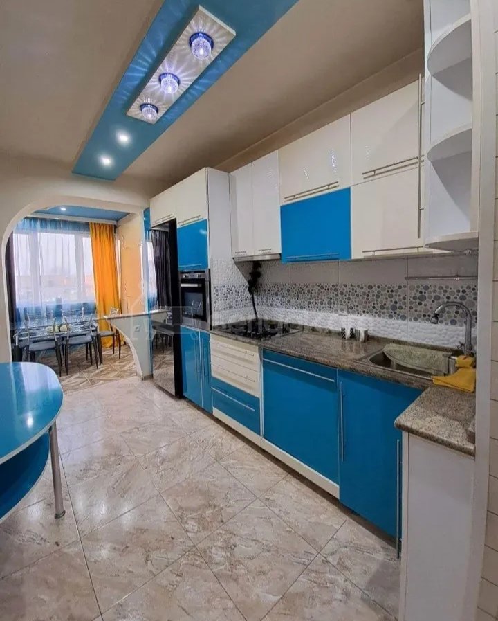 4 Սենյականոց Բնակարան, 90քմ, 3/9 հարկ, Դիզայներական Վերանորոգված, Կահավորված