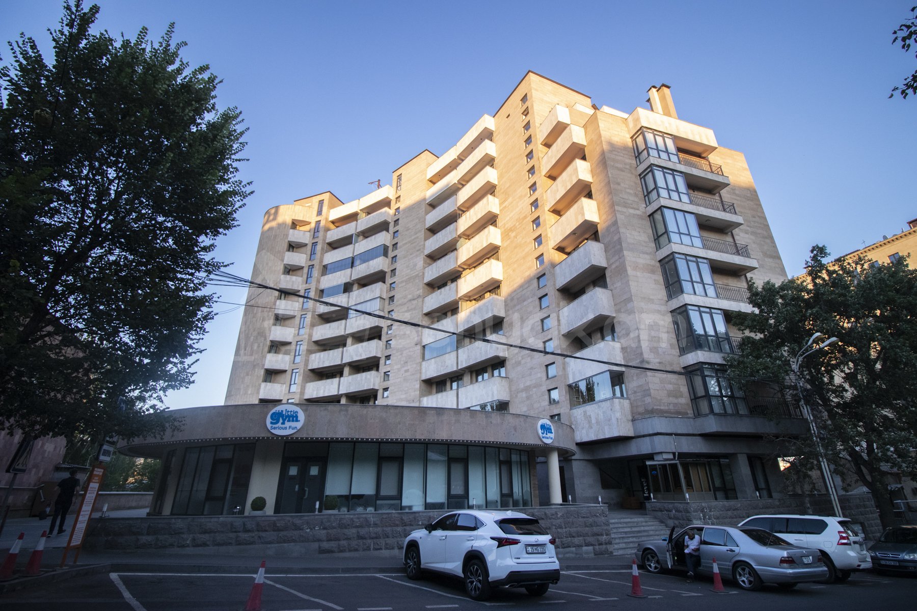 3 Սենյականոց Բնակարան Նորակառույցում, 130քմ, 3/10 հարկ, Դիզայներական Վերանորոգված