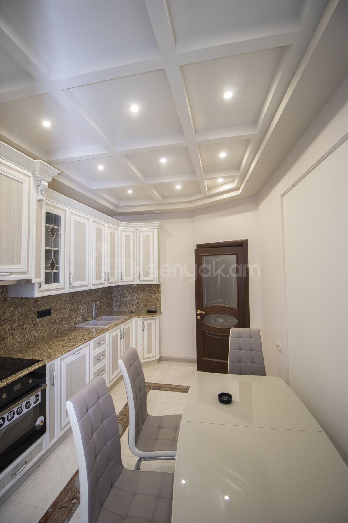 3 Սենյականոց Բնակարան Նորակառույցում, 130քմ, 3/10 հարկ, Դիզայներական Վերանորոգված, Կահավորված, Արևկող