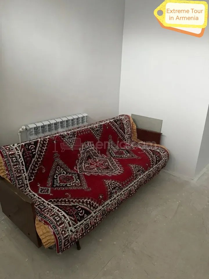 2 Սենյականոց Բնակարան Քարե Շենքում, 60քմ, 1/1 հարկ, Նորմալ Վիճակում, Կահավորված