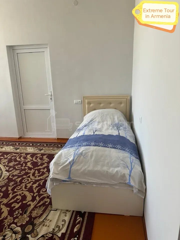 2 Սենյականոց Բնակարան Քարե Շենքում, 60քմ, 1/1 հարկ, Նորմալ Վիճակում, Կահավորված