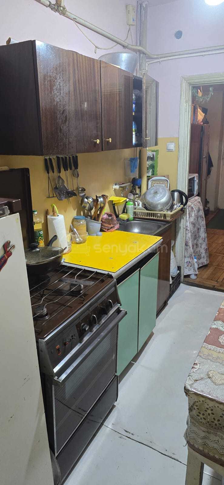 1 Սենյականոց Բնակարան Քարե Շենքում, 48քմ, 4/5 հարկ, Պետական Վիճակում