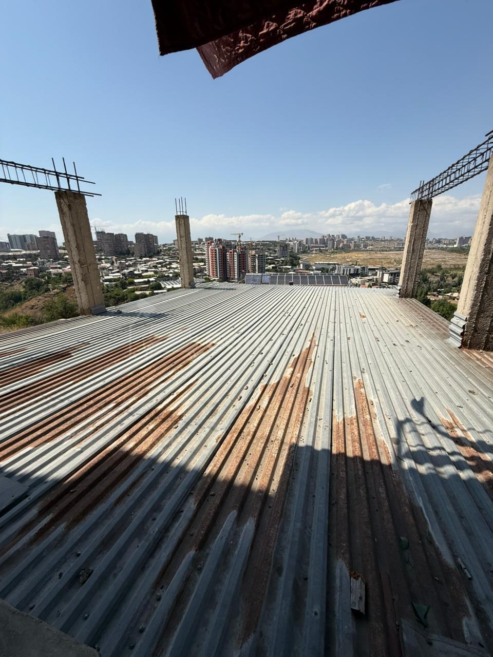 3 Սենյականոց Բնակարան Քարե Շենքում, 79քմ, 4/5 հարկ, Նորմալ Վիճակում