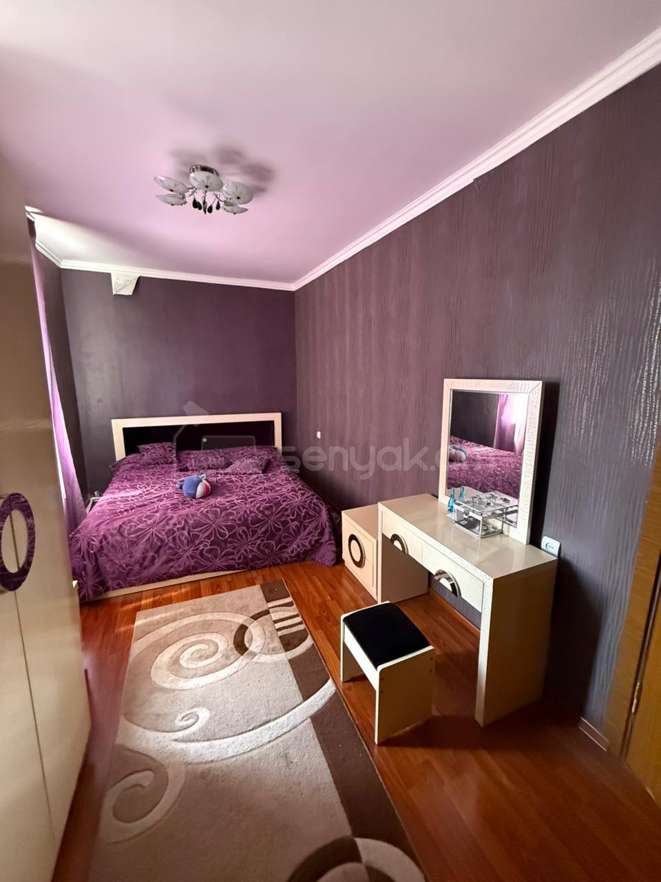 3 Սենյականոց Բնակարան Քարե Շենքում, 79քմ, 4/5 հարկ, Նորմալ Վիճակում